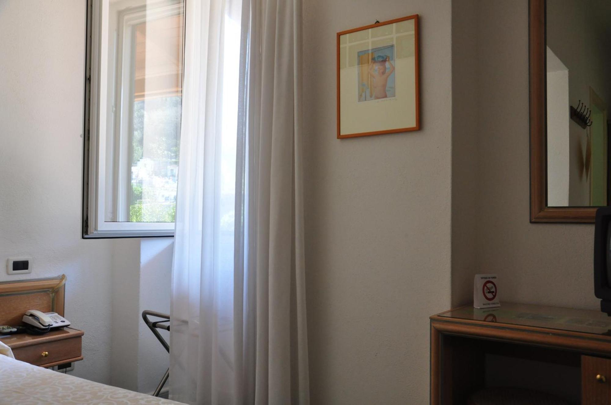 Hotel La Marticana Isquia Habitación foto