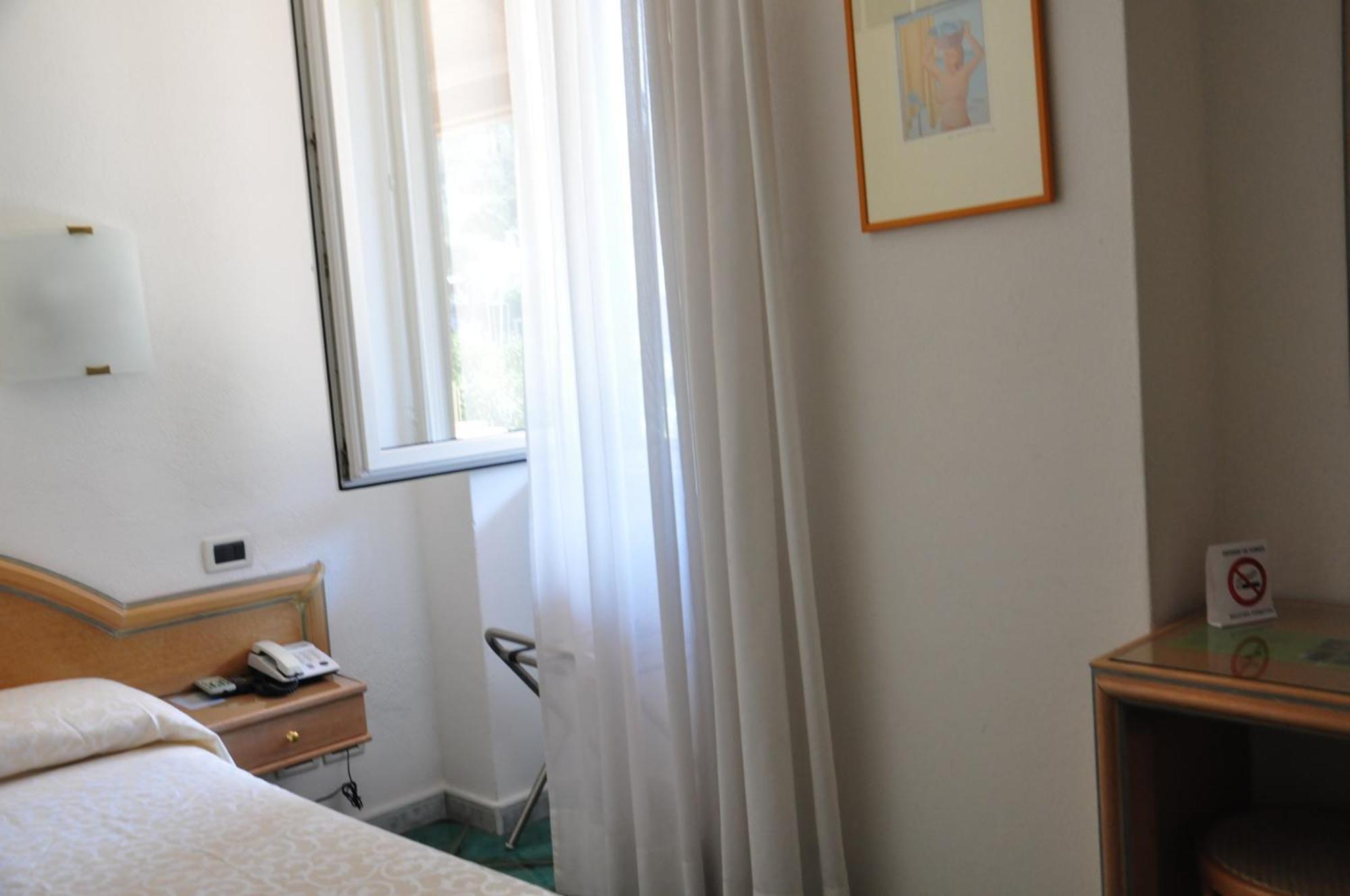 Hotel La Marticana Isquia Habitación foto