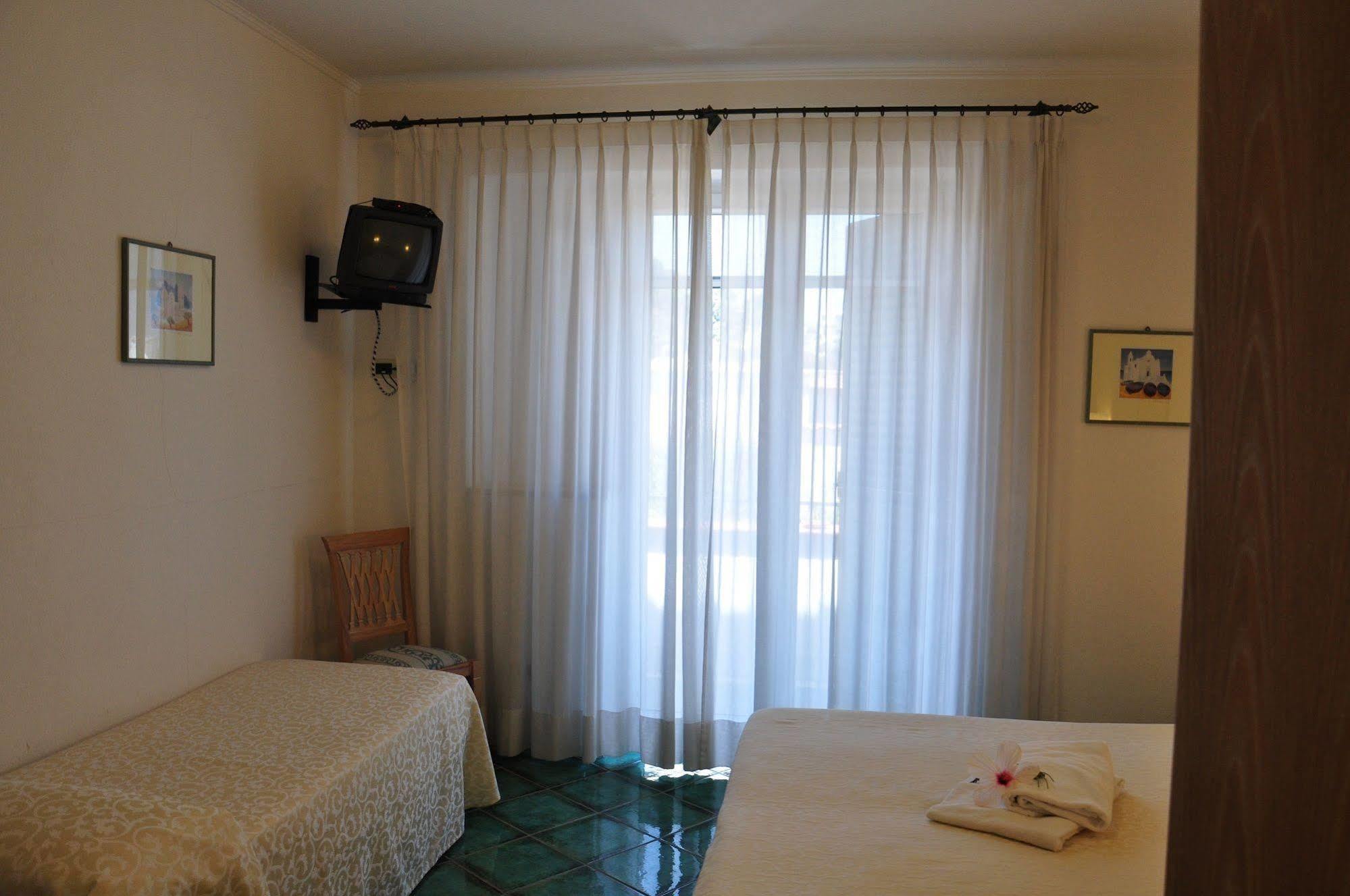 Hotel La Marticana Isquia Exterior foto